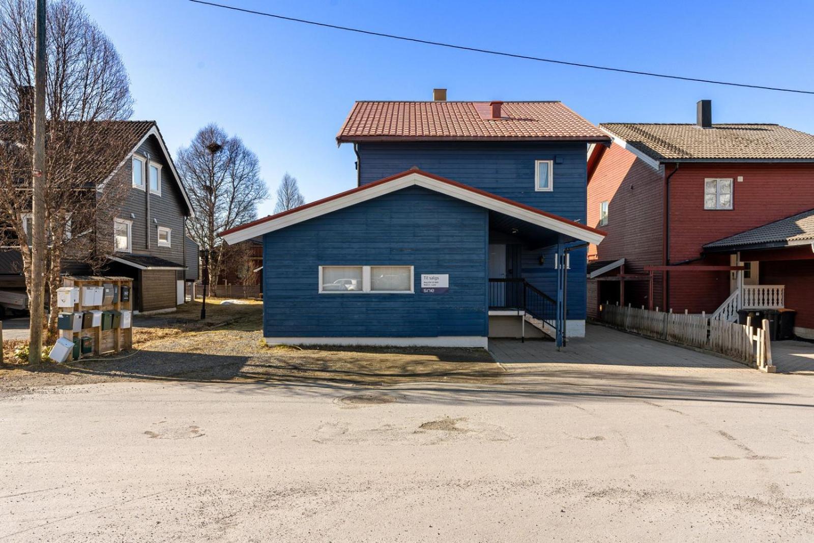 And Newly Renovated For Rent Appartement *